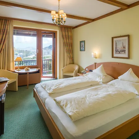 Hotel Haus Arenberg 4*