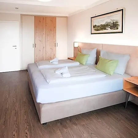 فندق Haus Arenberg 4*