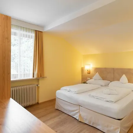 Haus Arenberg ホテル 4*