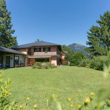 Haus Arenberg מלון